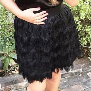 Fine Tassel Black Skirt